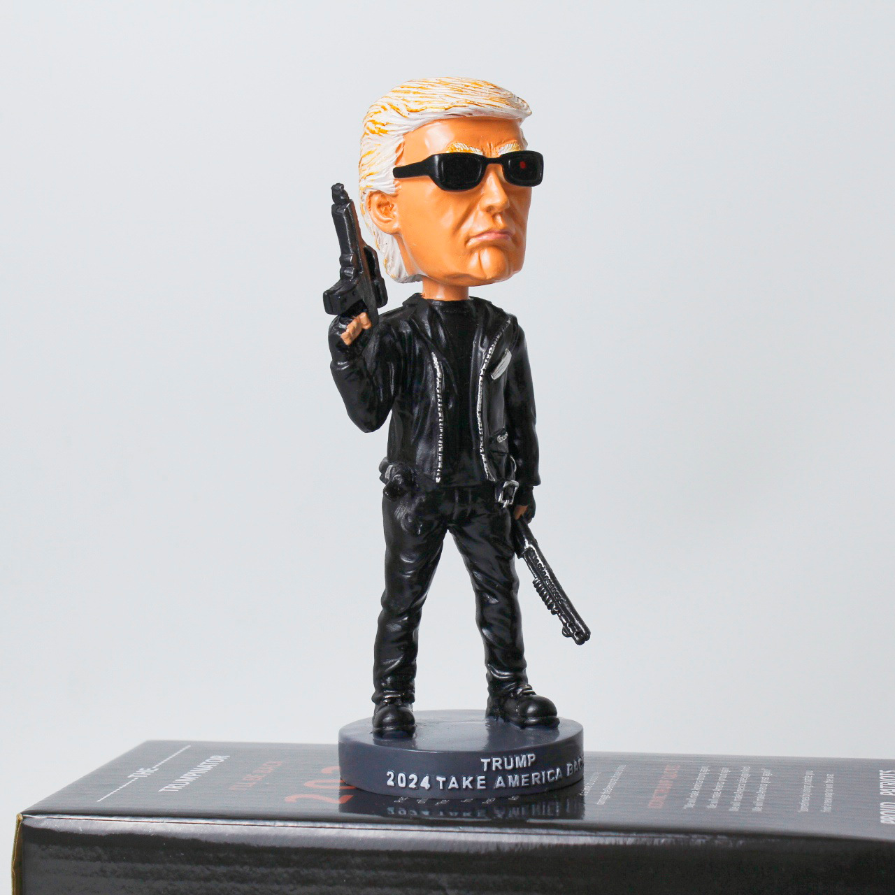 Creative cartoon character figurines, dolls, resin craftsCustom Bobblehead